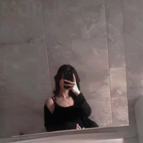 Rosesblack