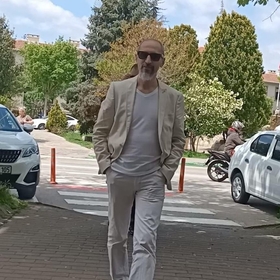 Bariseneker