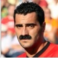 Bıyıklı-genç-forvet