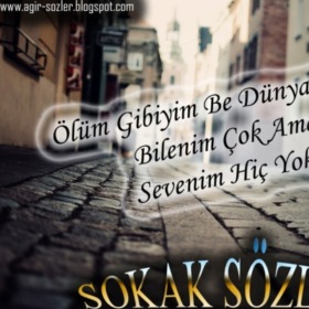 KitaplaraAşıkBirKız