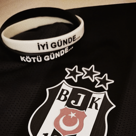 Çatlaklady