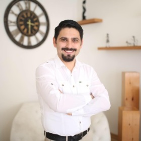 Uzm. Dr. Mustafa Erkan