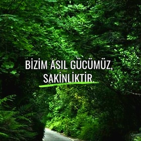 Otobusbekleyenkiz