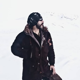 YakışıklıAkSakalGenç