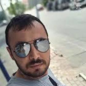 ama_fisildayan_adam