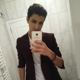 adamdegilerkek