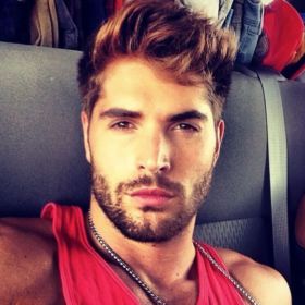 uye647878