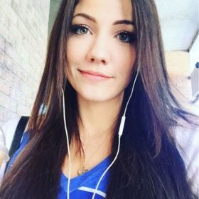 Ezgi_Öztürk