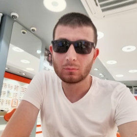GÖKHAN_AK
