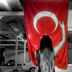 rüzgarısevenkadın
