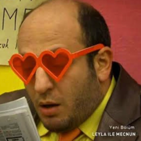 üzgünmakarna