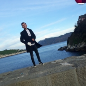 Alonebay